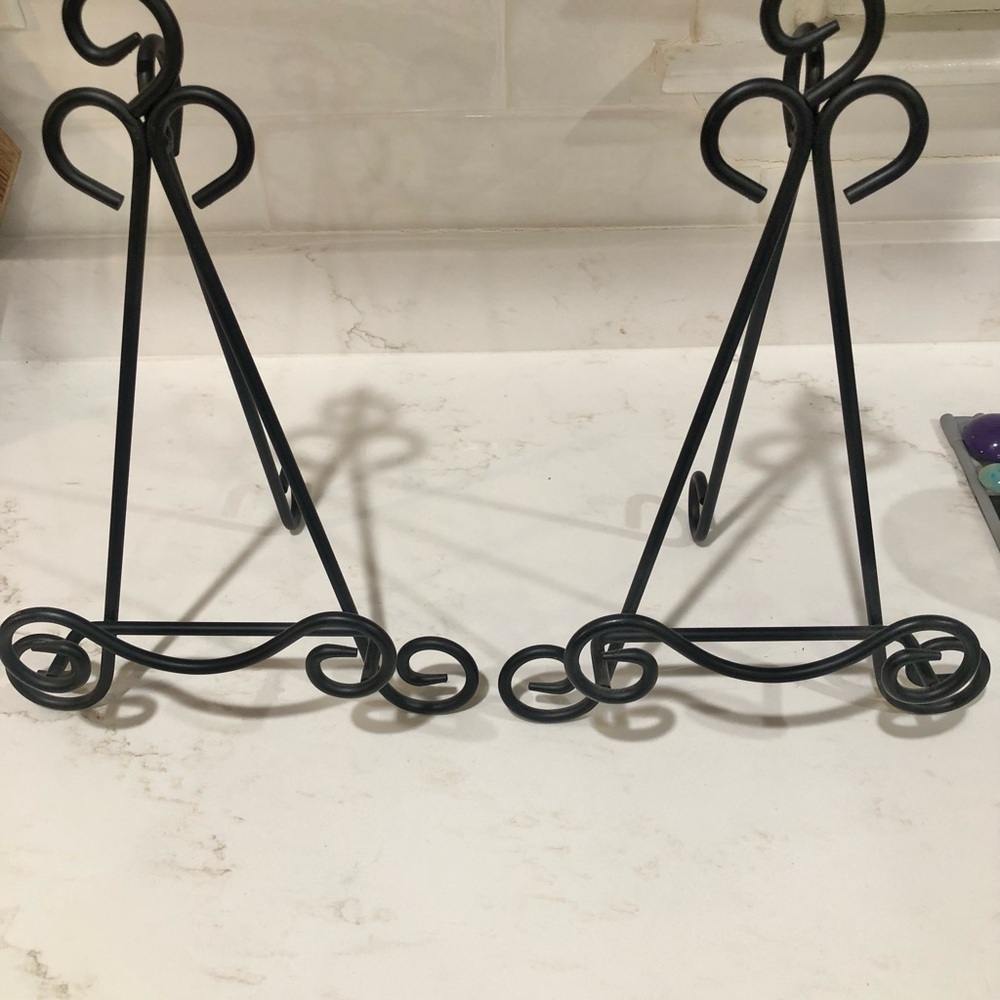 Black Metal Display Easels